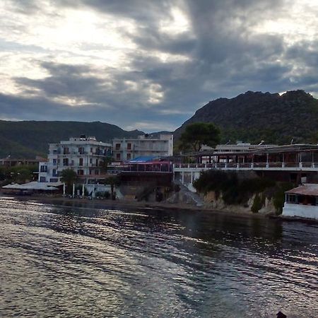 Oasis Hotel Theodoros & Litsa Galaris Agia Marina  Екстер'єр фото
