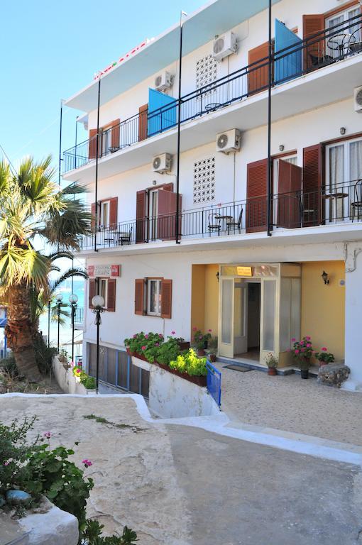 Oasis Hotel Theodoros & Litsa Galaris Agia Marina  Екстер'єр фото