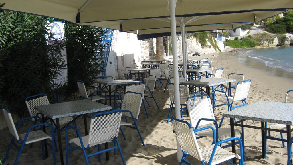 Oasis Hotel Theodoros & Litsa Galaris Agia Marina  Екстер'єр фото