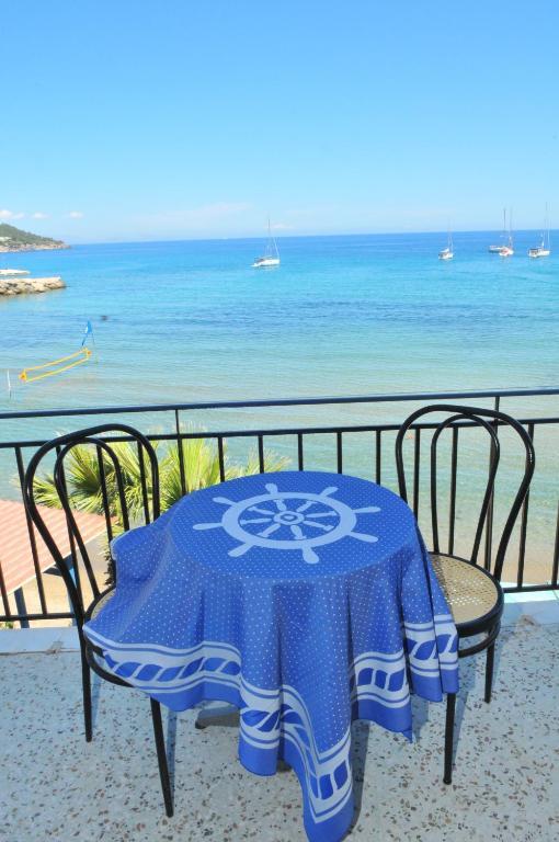 Oasis Hotel Theodoros & Litsa Galaris Agia Marina  Екстер'єр фото