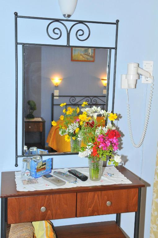Oasis Hotel Theodoros & Litsa Galaris Agia Marina  Екстер'єр фото